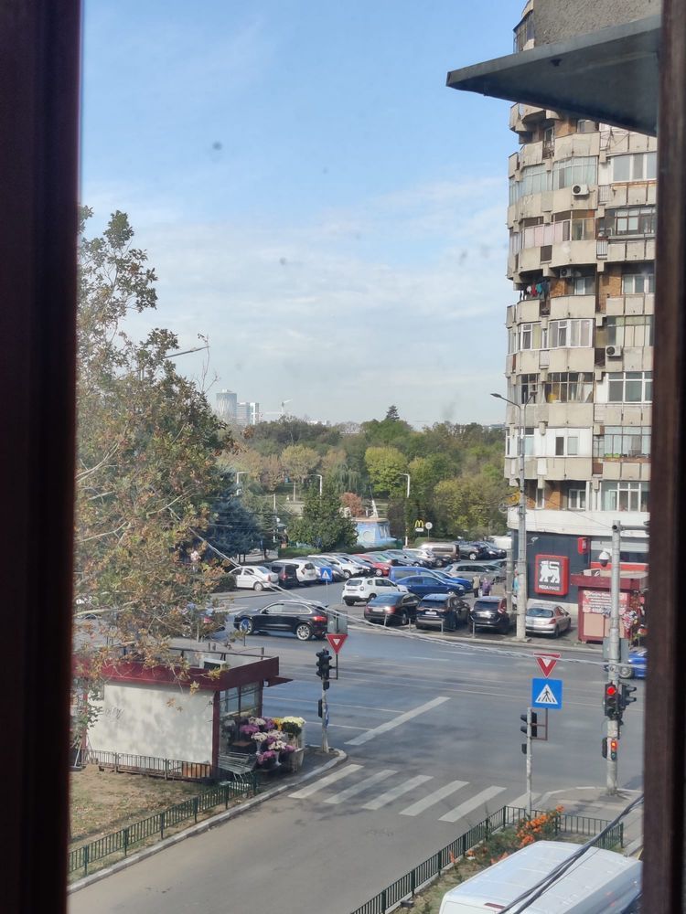 Apartament 3 camere de inchiriat - Poză 1