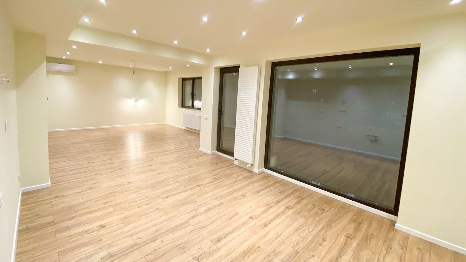 Vânzare vilă 8 camere | Grădină 500mp | 3 locuri de parcare - Poză 10