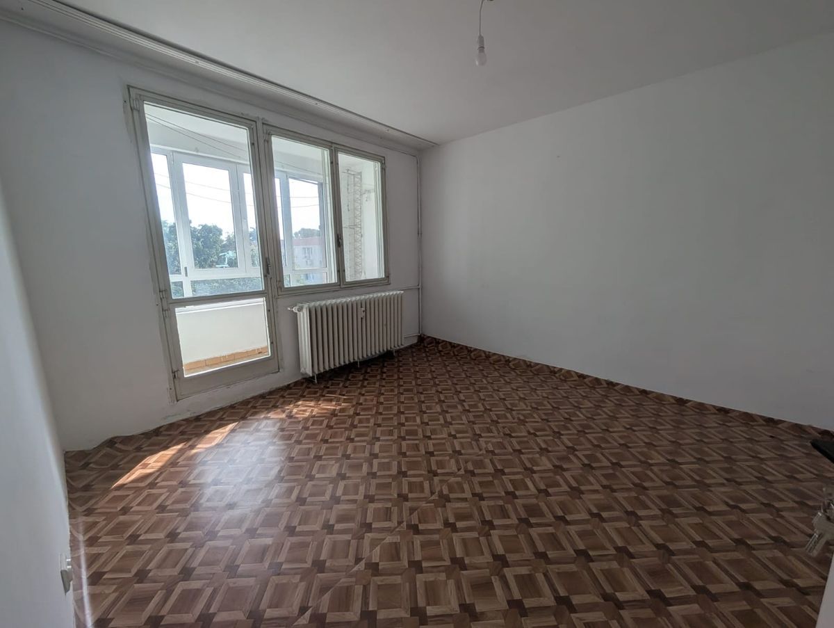 Vanzare Apartament 4 camere, 81 mp, balcon, bloc reabilitat, Rahova - Poză 2