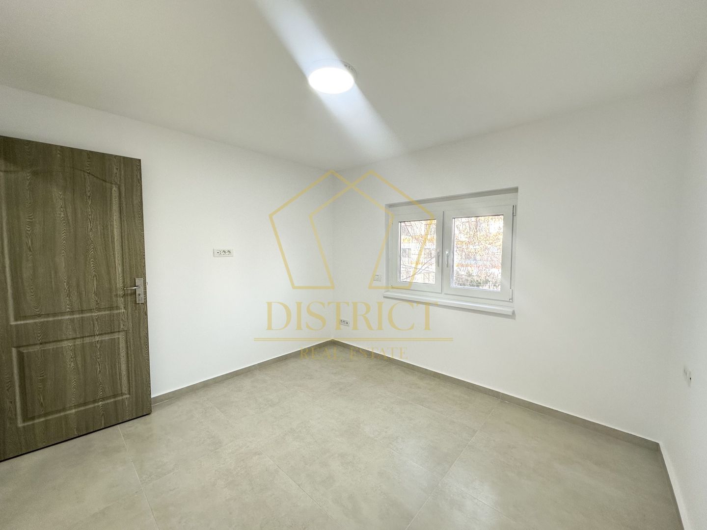 Apartament cu 4 camere decomandat | Etaj 1 | Complexul Studentesc - Poză 7