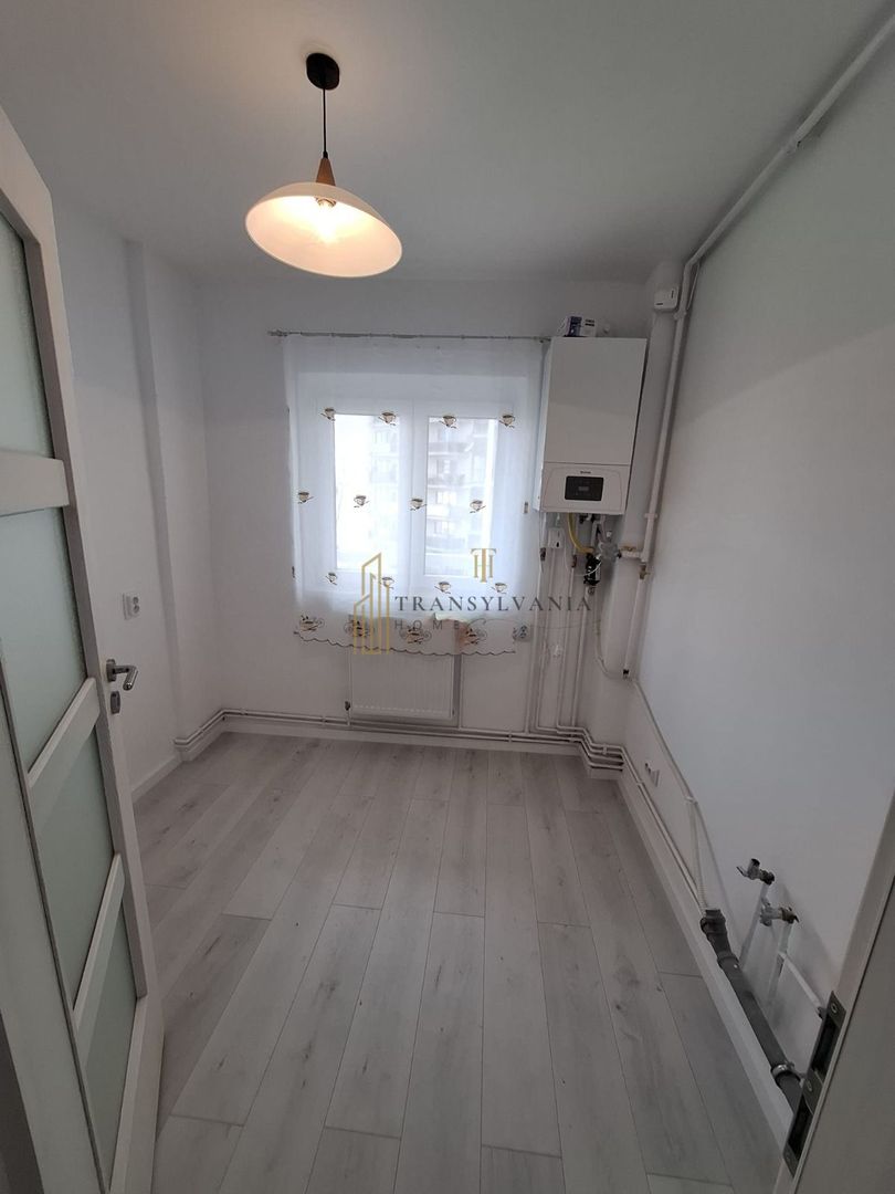 Apartament 2 camere, decomandat - Poză 3