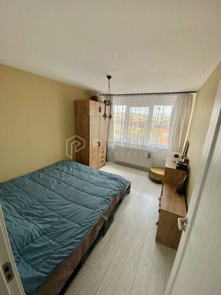 Apartament cu 2 camere, renovat și mobilat – Vedere panoramică - Poză 4