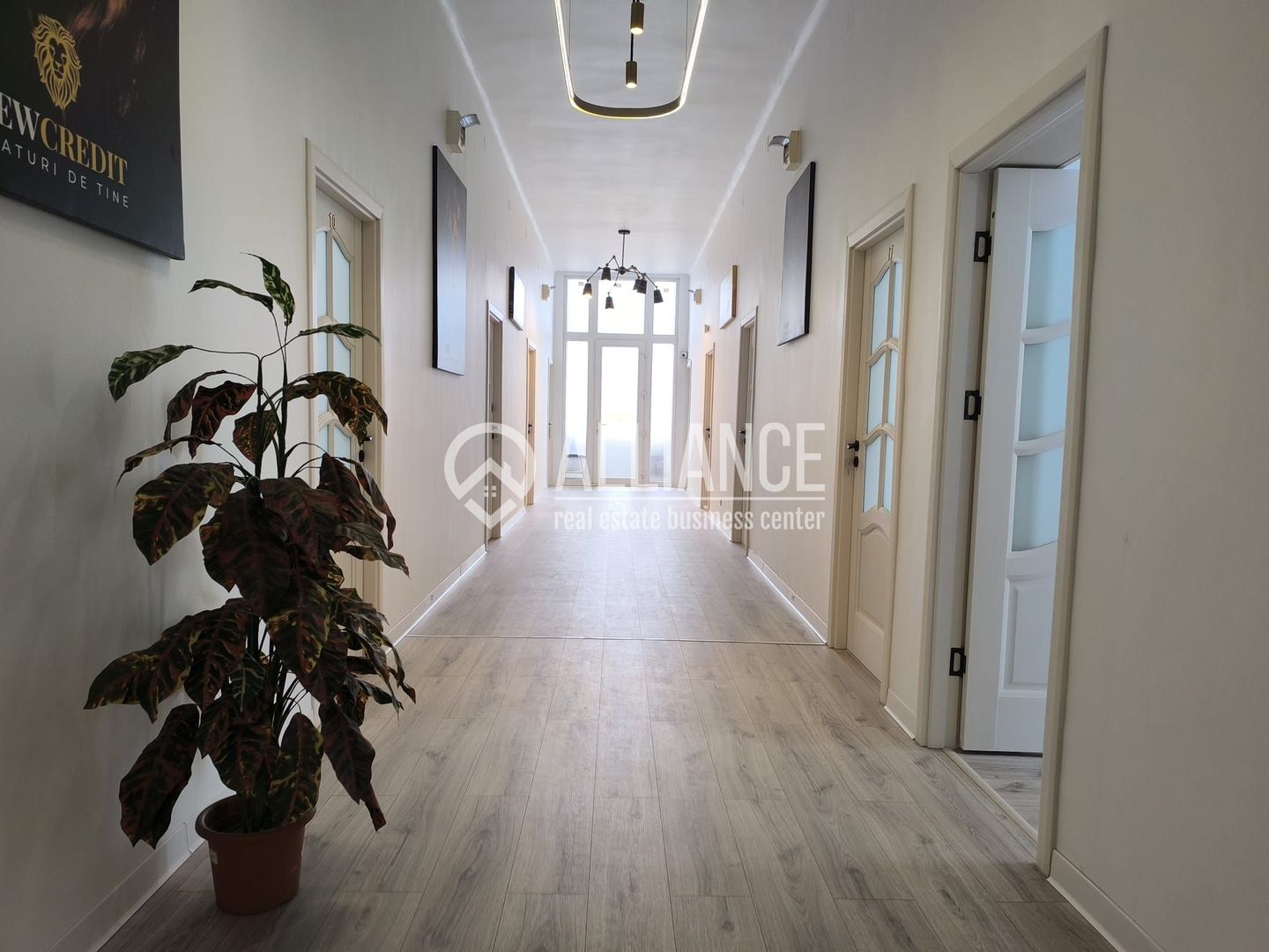 CENTRU HOTEL GRAND(COD03)- Cladire de birouri emblematica ! - Poză 15