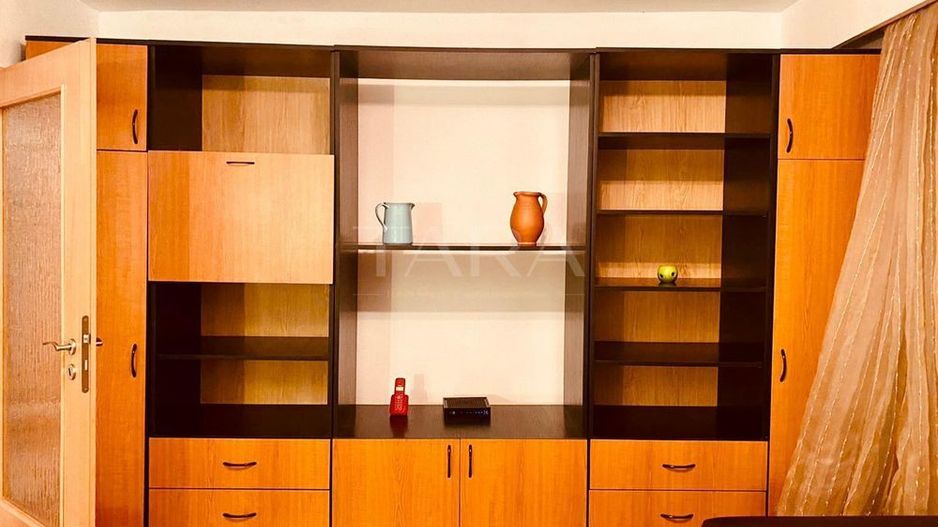 Apartament cu 2 camere, decomandat, balcon închis, zona Zorilor. - Poză 3