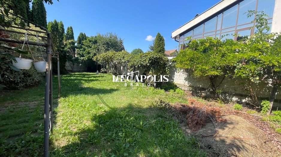 2 Case intr-o Curte/Zona Ultracentrala/Pretabil activitati Comerciale - Poză 4