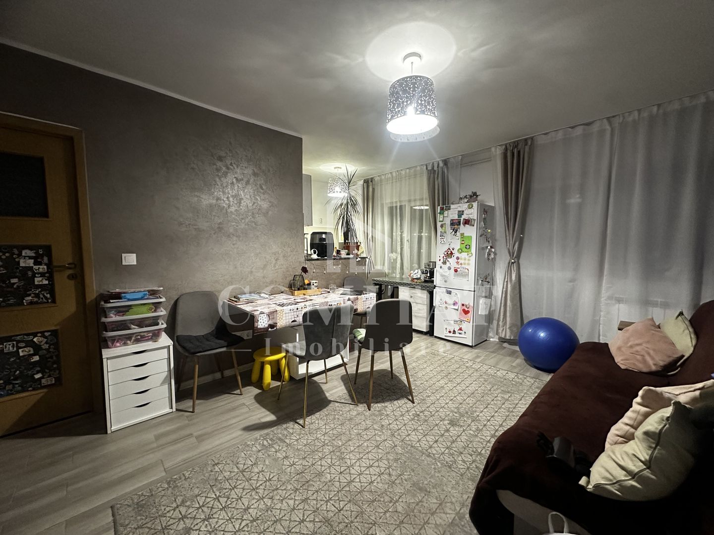 Apartament 2 camere | Loc de parcare | Zona Str Stejarului - Poză 1