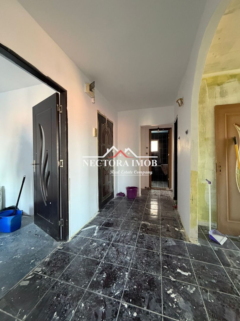 NECTORA IMOB-Apartament 3 camere, 2 bai, 3 balcoane, Zona Velenta,65mp - Poză 1