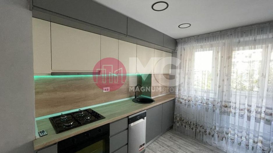 Apartament de Lux cu 2 Camere, Vedere la Bulevard, Zona Unirii-Burebista. - Poză 9