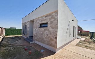 Casa pe parter cu 3 camere, 2 bai si teren de 375 mp - Poză 2