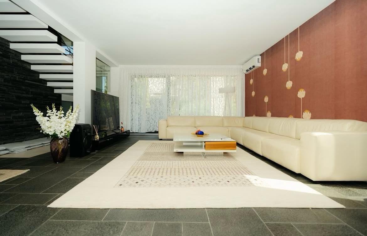 Vila cu piscina si 1000mp teren - Erou Iancu Nicolae - Poză 3