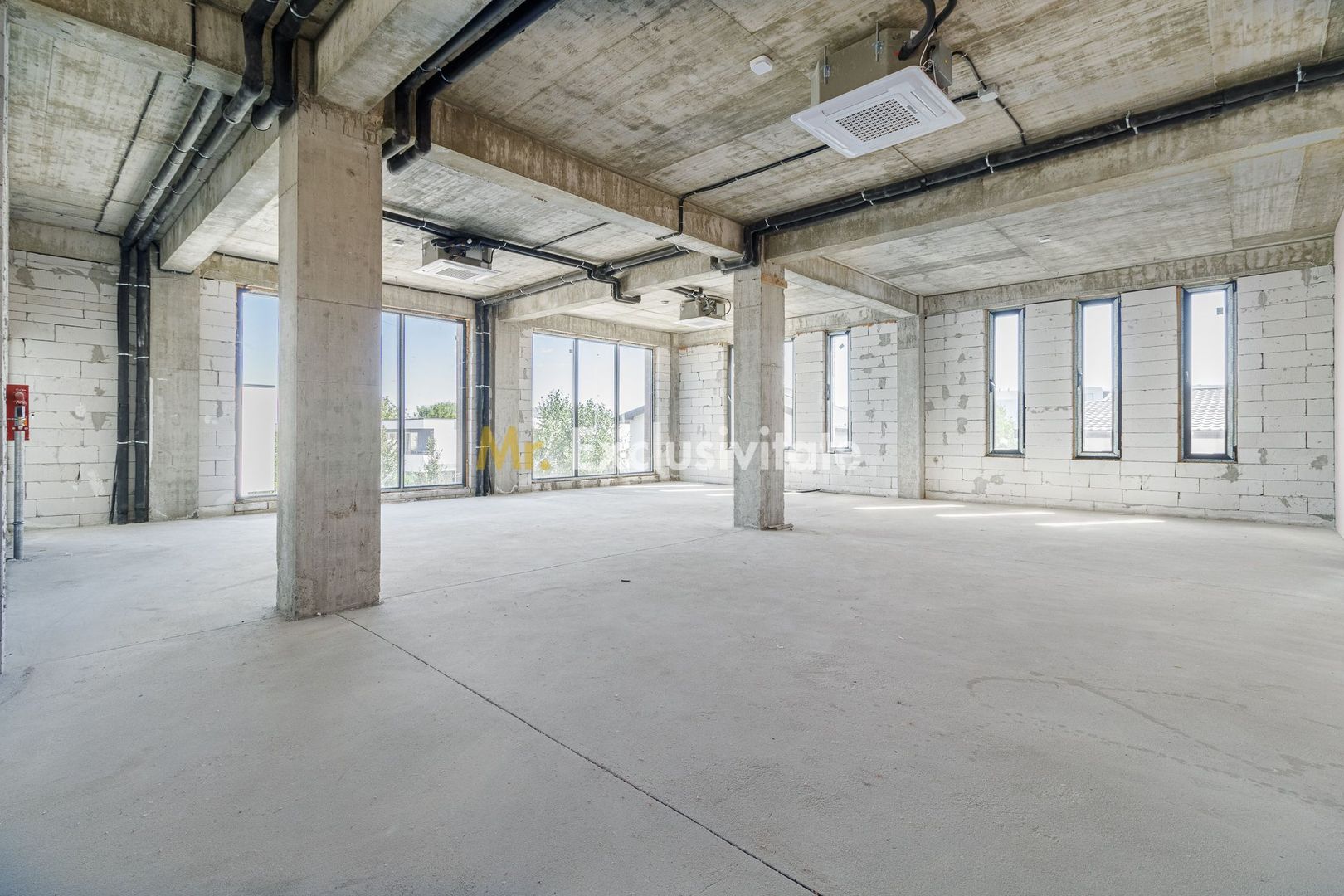 Spatiu comercial de la 14 euro de inchiriat Amber Forest Plaza - Poză 8