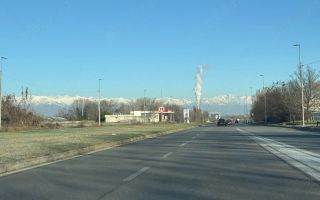 Teren intravilan 2218 mp în Strunga, zonă centrală, cu utilități și deschidere la drum principal - Poză 5