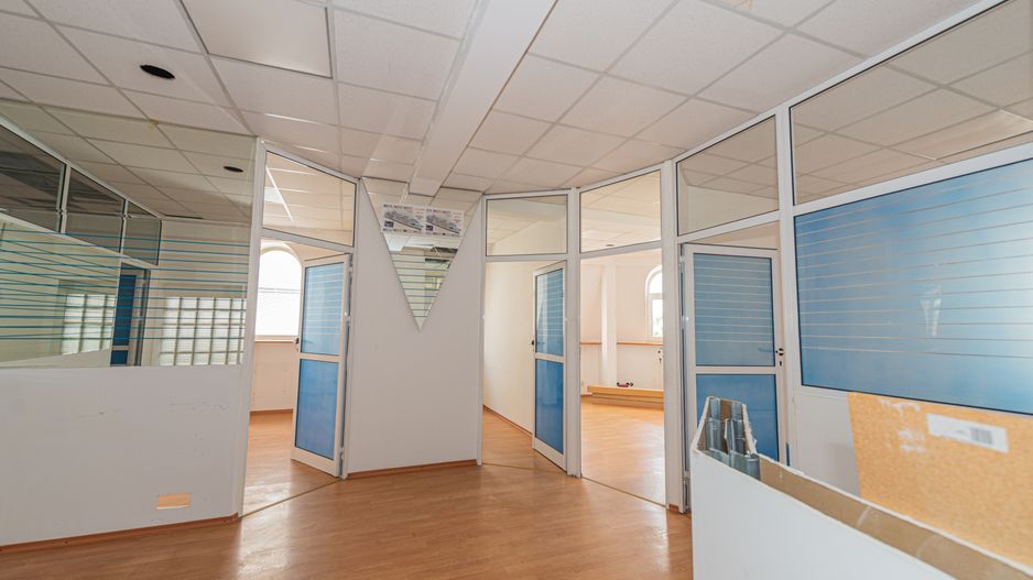 Spațiu de inchiriat, 9 camere, 3 bai, Universitate, 120mp - Poză 11