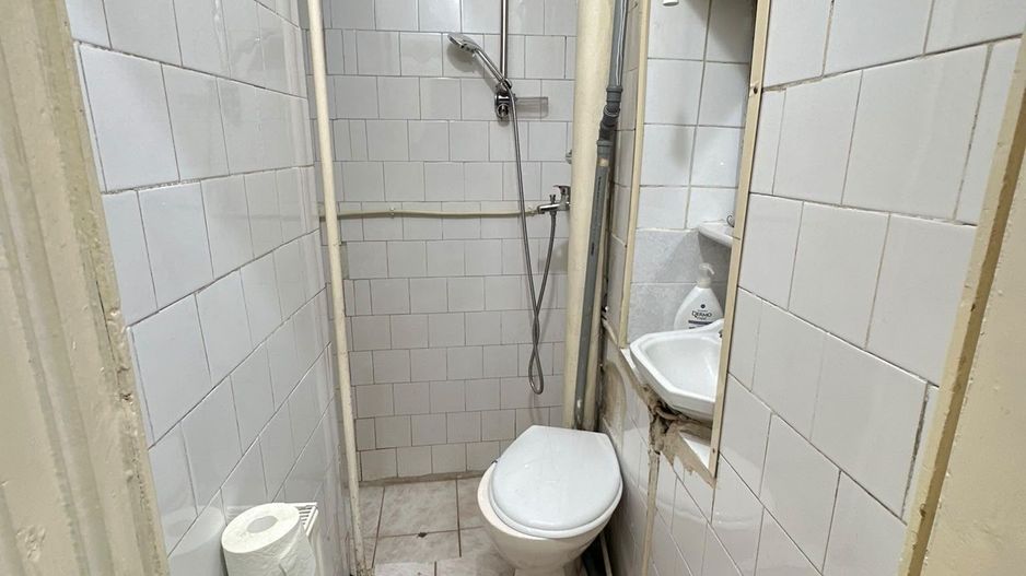 DE VANZARE GARSONIERĂ ÎN VILĂ | ULTRACENTRAL | CURTE | CENTRALĂ PROPRIE - Poză 7
