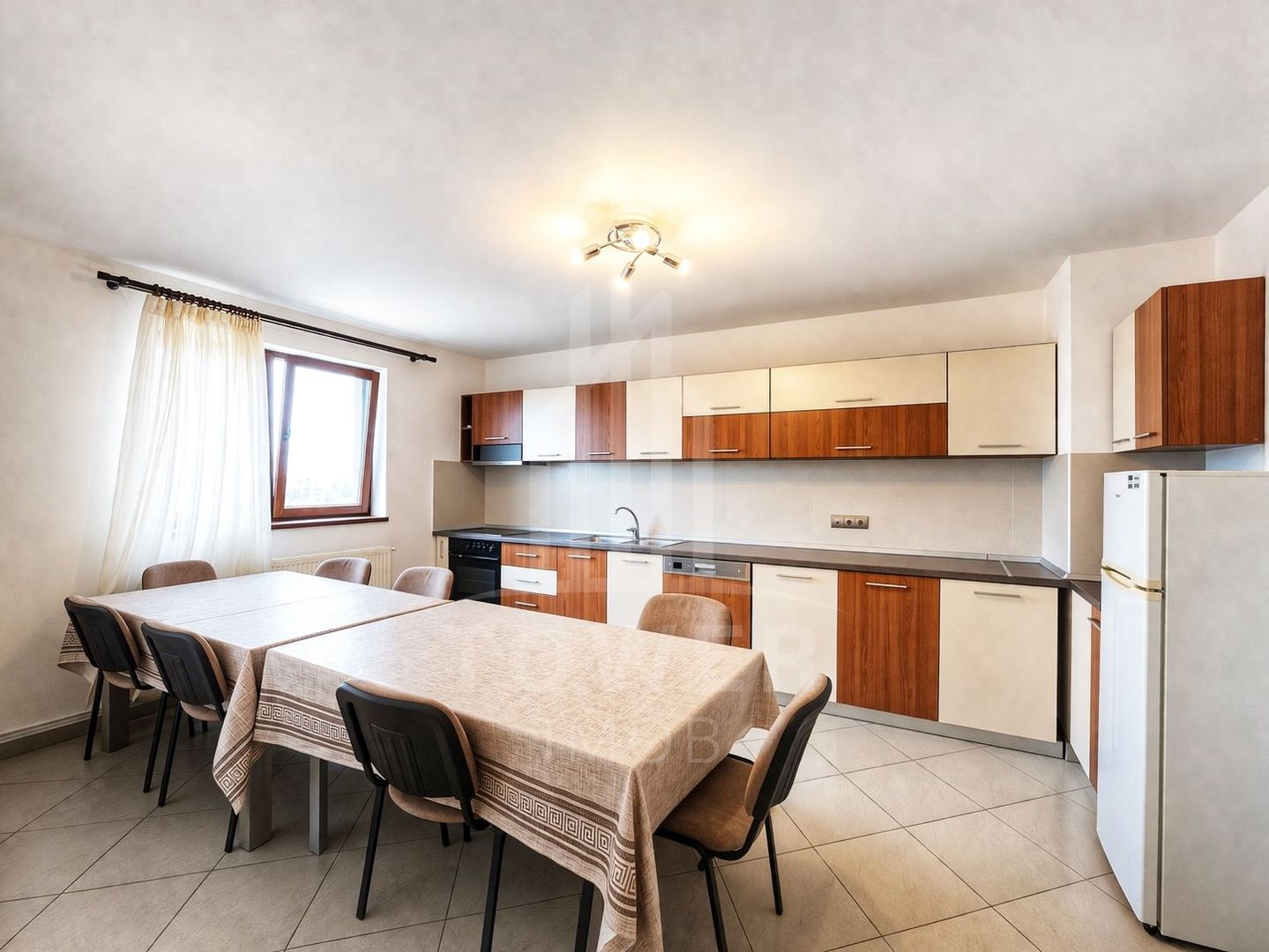 Casă de închiriat-Veterani - Poză 11