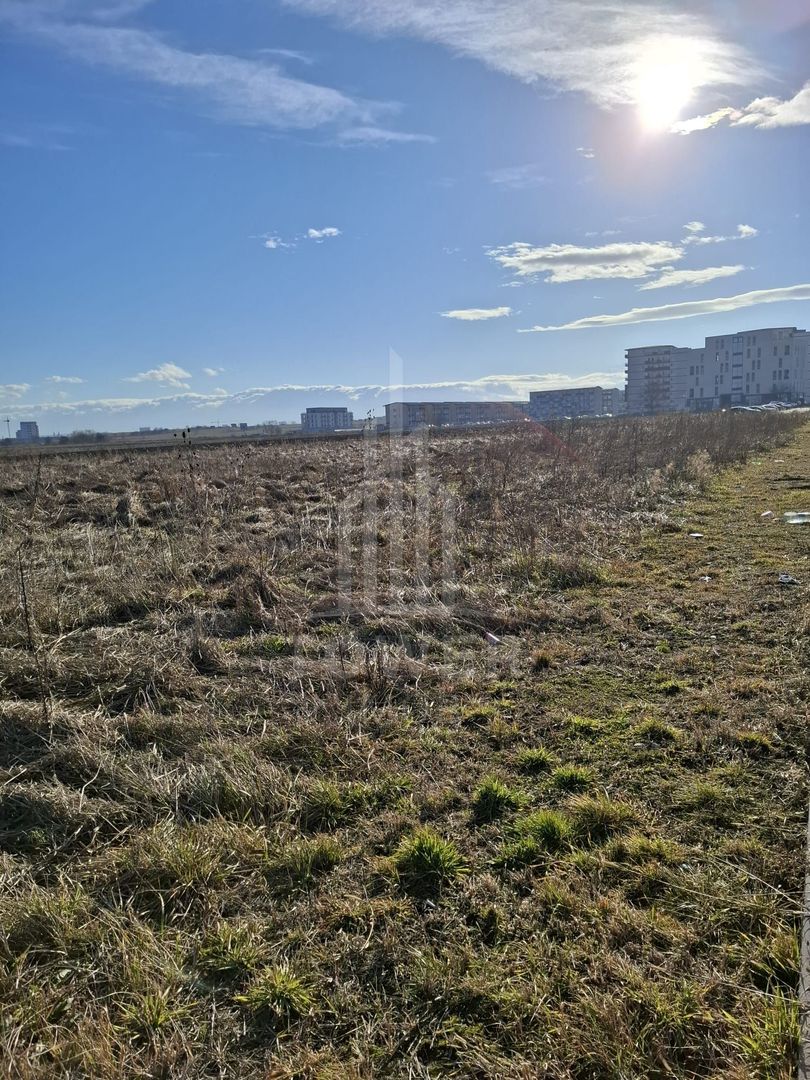 TEREN INTRAVILAN PENTRU CONSTRUCTIE BLOCURI-20000 MP, ZONA CALEA SURII MICI - Poză 1