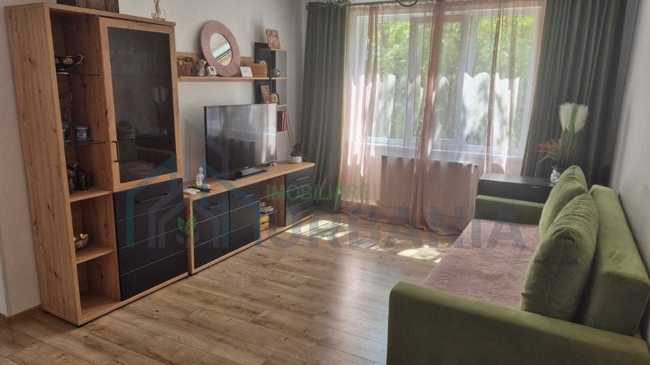 Închiriez apartament cu 3 camere, poziție centrală, aproape de complexul Palas. - Poză 1