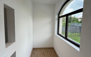 Vila 4 camere cu arhitectura deosebita langa pădure in Corbeanca ! - Poză 8