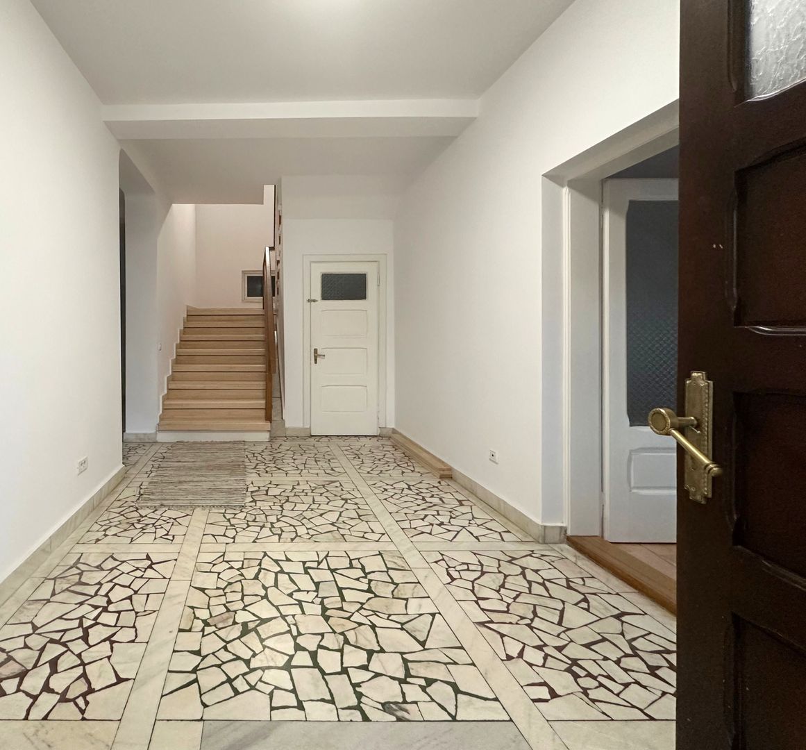 Oferim spre închiriere o proprietate de excepție zona Sisesti - Poză 8