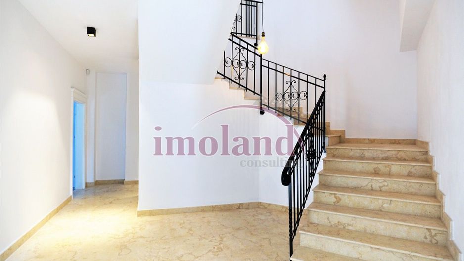 Vila impunatoare - 20 camere - birouri - Romana-Lahovari - Poză 7