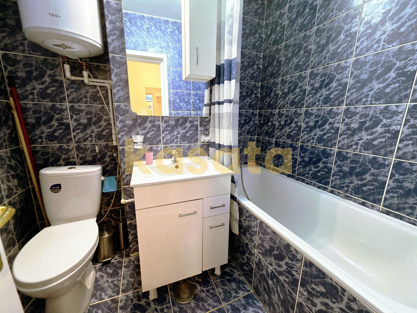 Garsonieră spațioasă Bd. Unirii | Etaj 5/8 | Pază | Vedere liniștită | - Poză 12