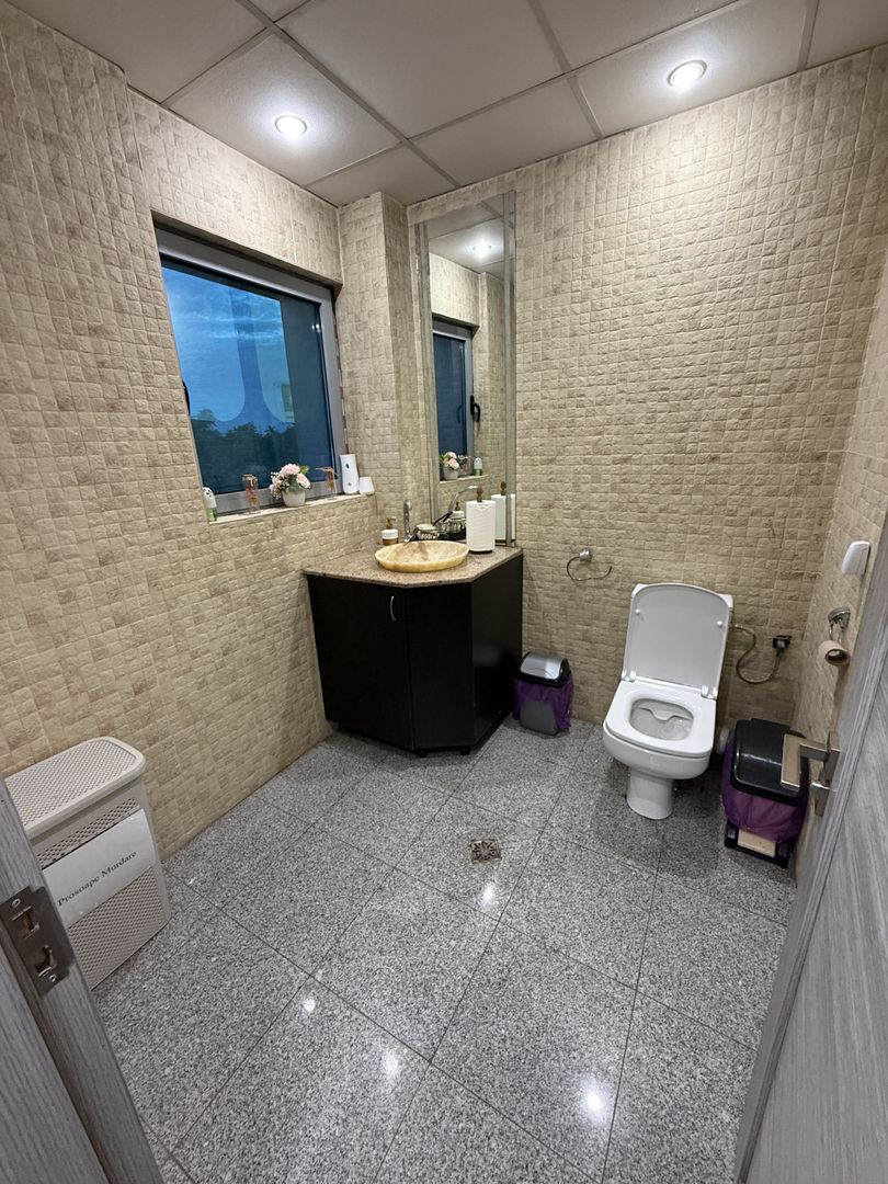 Spațiu Comercial de 300mp lângă Afi mall Ploiești - Poză 8