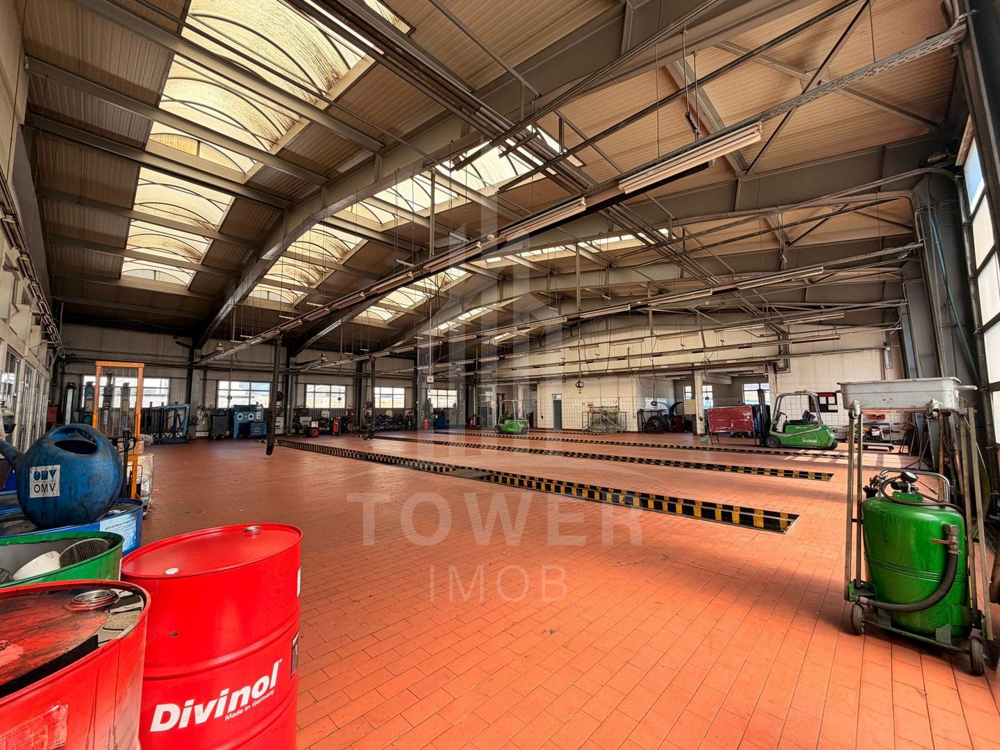Hala industrială+spații administrative- Str. Tractorului - Poză 3