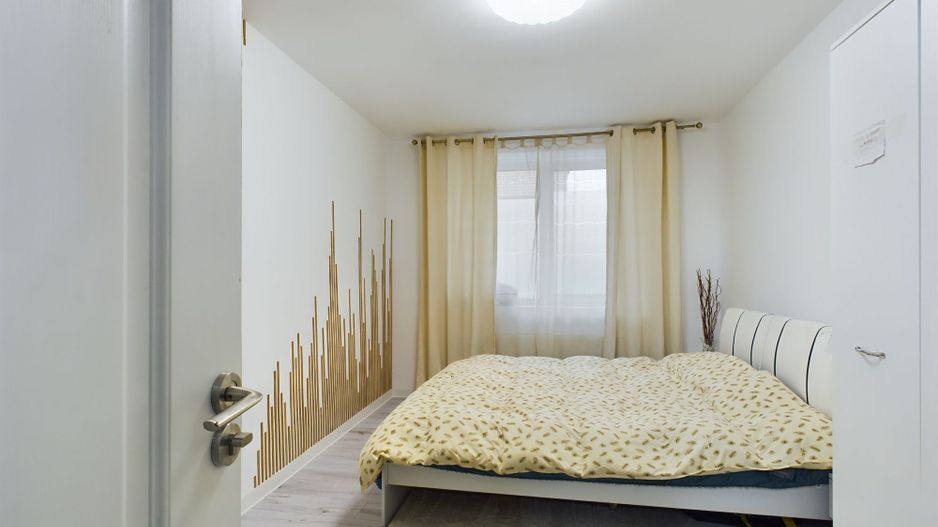 Apartament cu 2 camere la curte , renovat recent - Poză 13