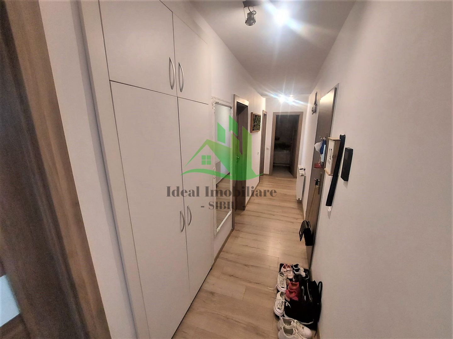 Apartament cu 4 camere in Selimbar, zona Pictor Brana - Poză 8