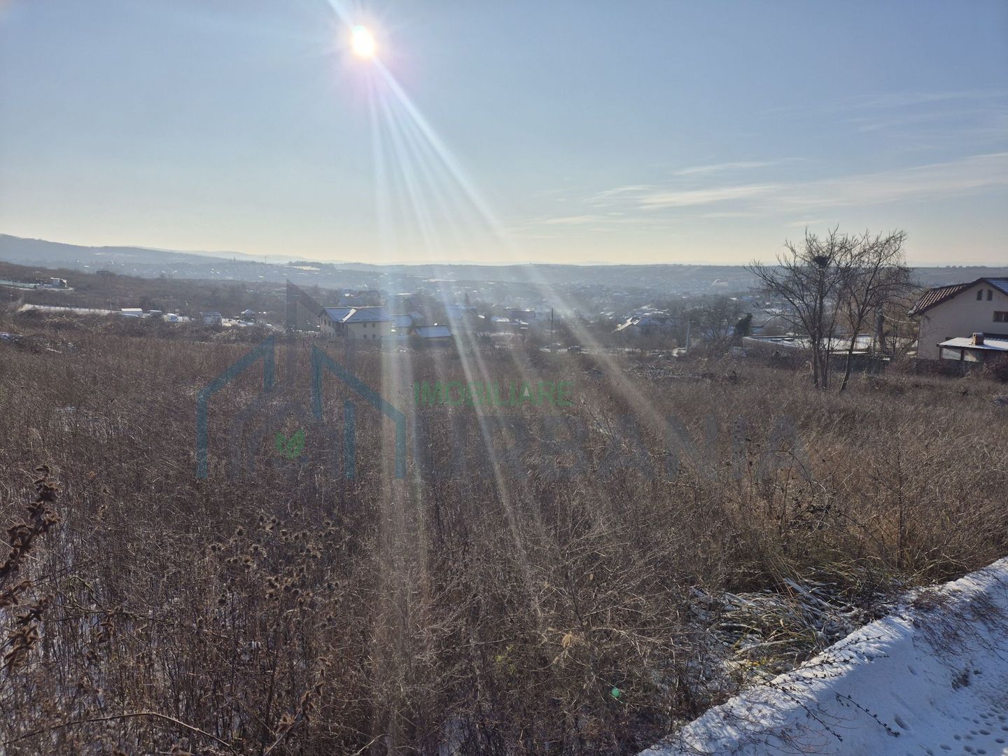 Terem Bucium cu Puz bloc si case. - Poză 1