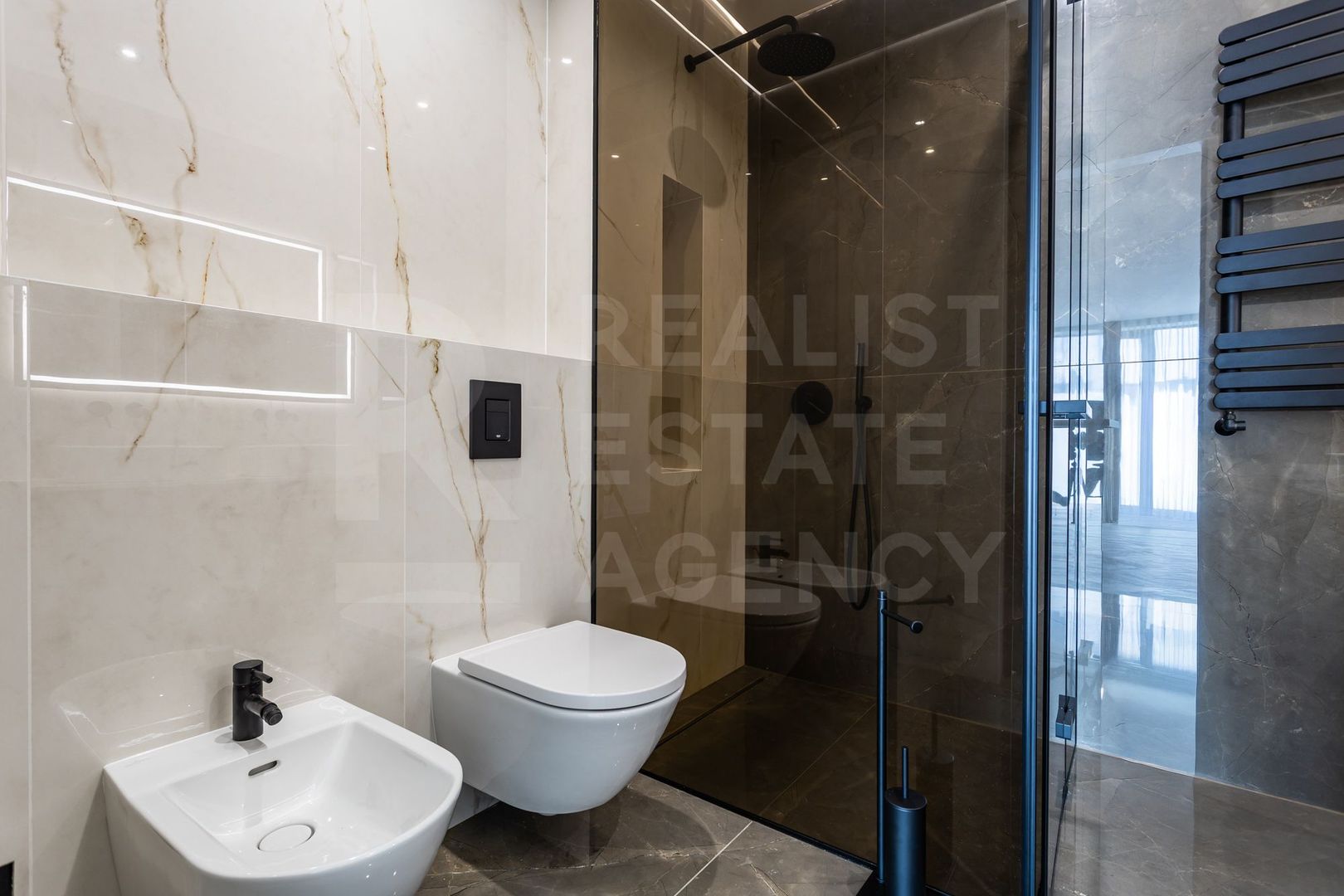 Chirie, apartament, 4 camere, str. Universității, Centru - Poză 35
