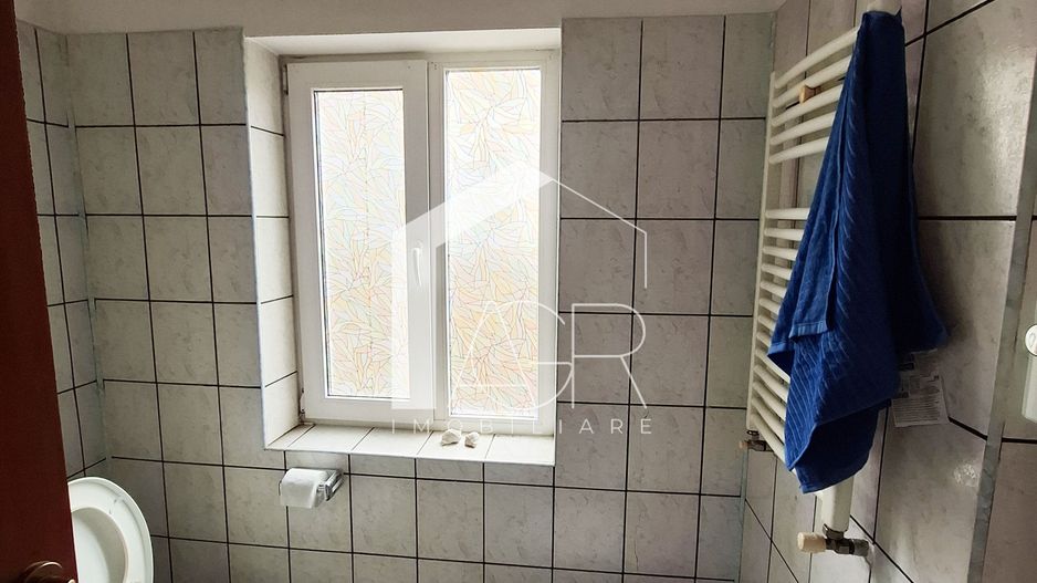 Casa cu 4 camere, zona Central - Poză 9