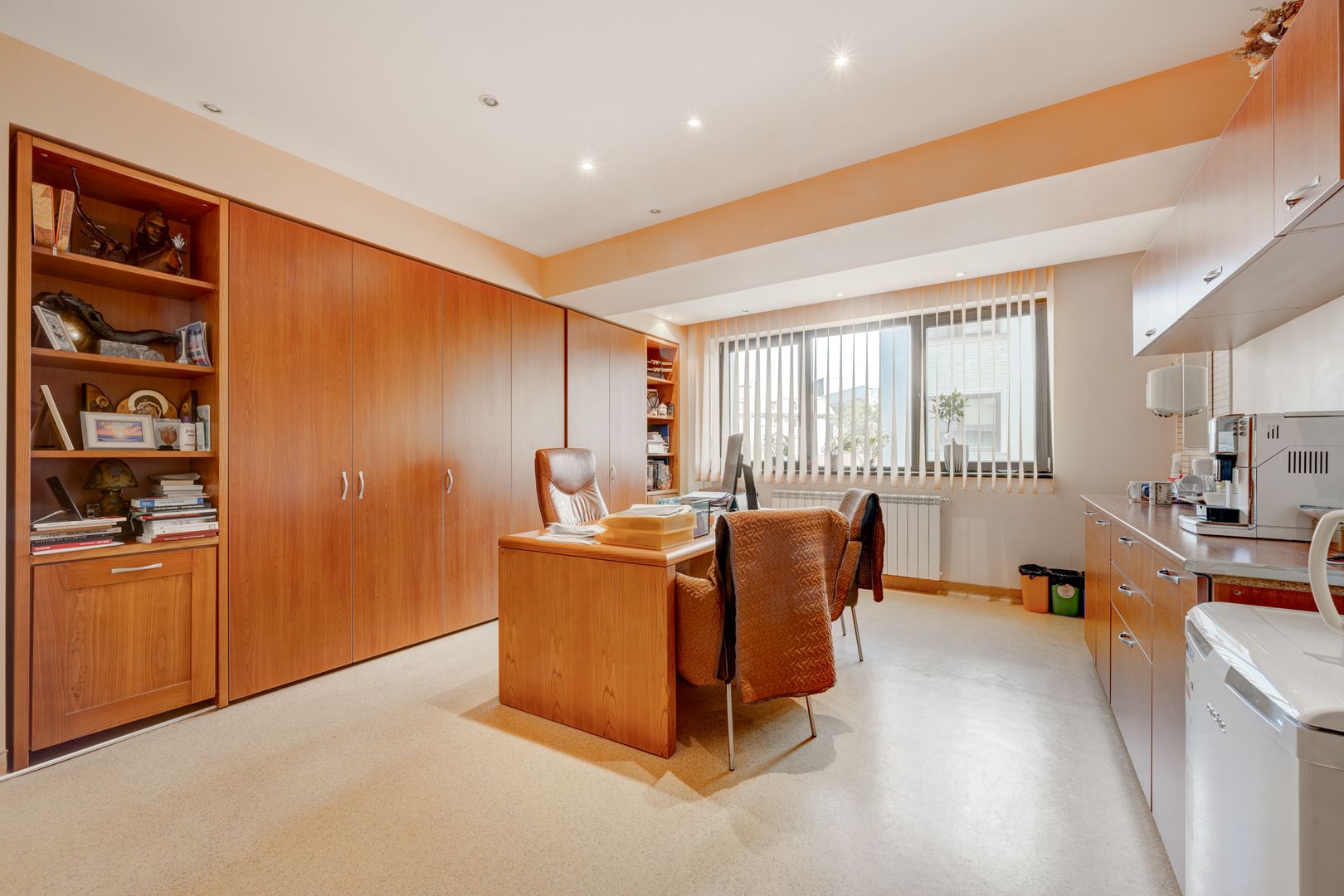 APARTAMENT CU UTILIZARE MEDICALA | OFFICE | REZIDENTIAL | DOROBANTI - Poză 17