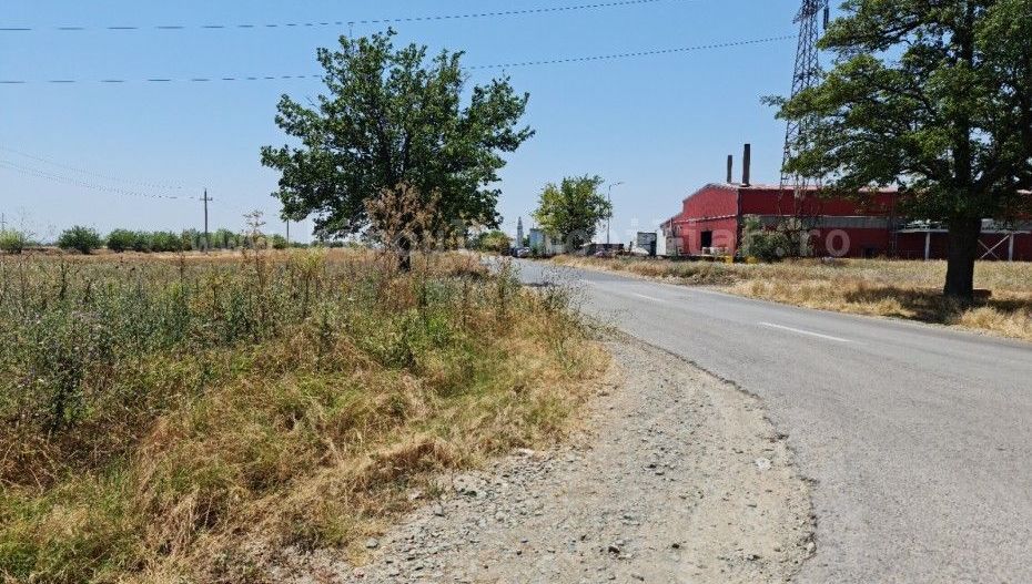 Vânzare Teren  Industrial 10700 mp pe colț, cu GAZE si curent - Poză 6