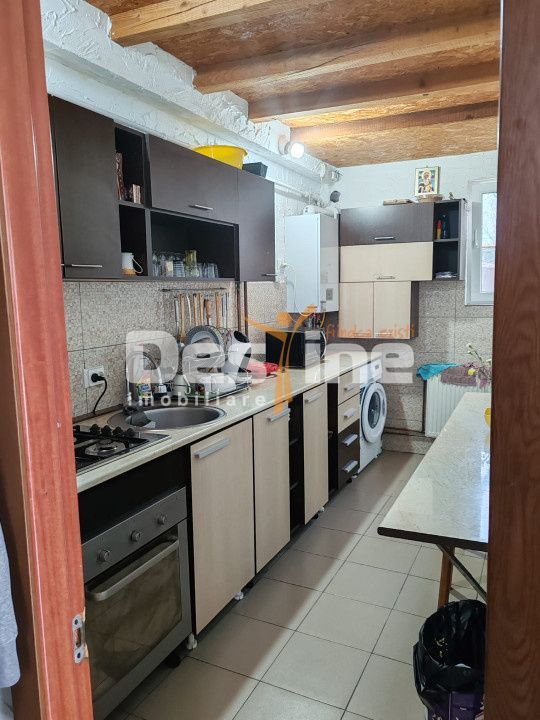 Casa parter+mansarda si teren in Lipovat, Vaslui - Poză 8