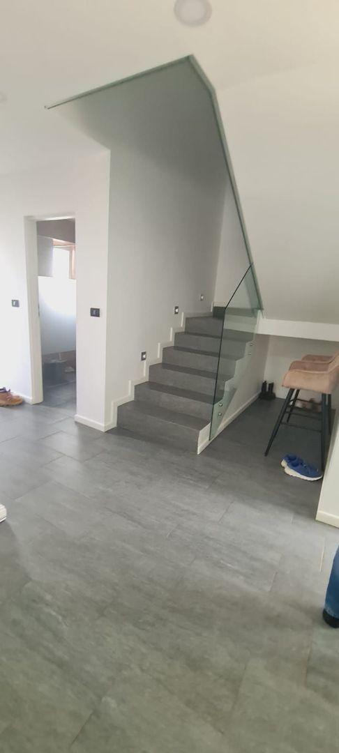 Casă superbă, modernă și complet mobilată - Poză 7