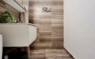 3 Cam Renovat Victoriei Iancu de Hunedoara Metrou Stradal Vedere Spate Lateral - Poză 4