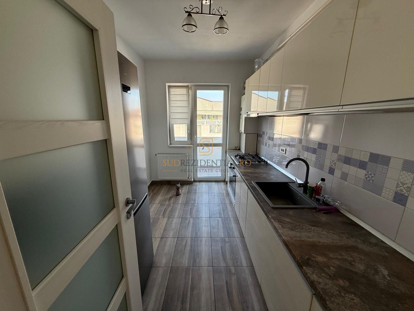 Apartament 2 camere, terasa proprie, Drumul Jilavei - Metrou Aparatori - Poză 3