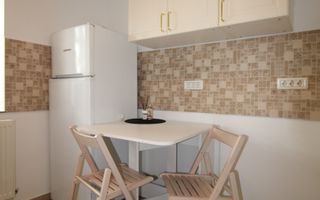 Zona Lunei, 3 camere, centrala proprie. - Poză 10