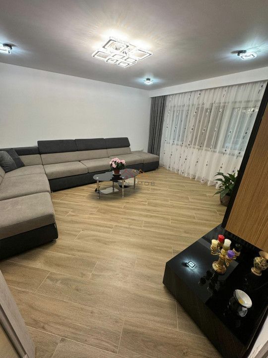 Apartament 3 camere, decomandat, ultracentral, mobilat si utilat - Poză 1