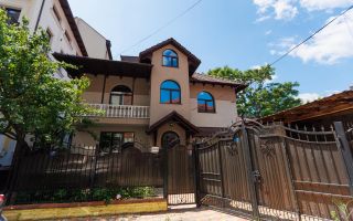 Vânzare, spațiu de birouri, 236 mp, strada București, Centru - Poză 1