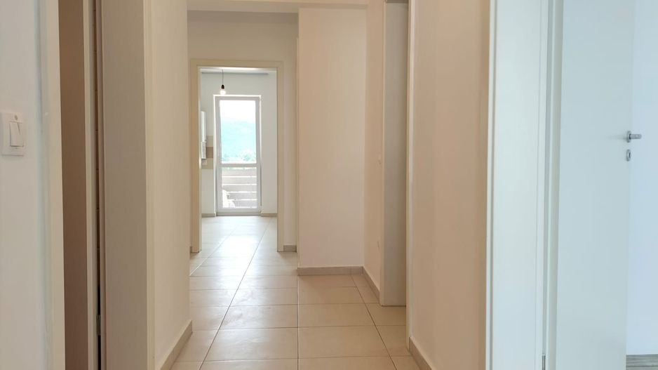 Vindem apartament 3 camere complet renovat cu vedere pe 2 parti - Poză 12