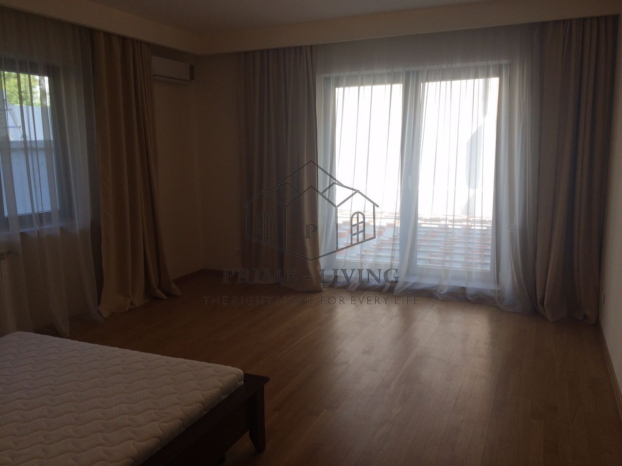 APARTAMENT SUPERB CU 4 CAMERE LA INCHIRIERE IN ZONA AVIATORILOR - Poză 8