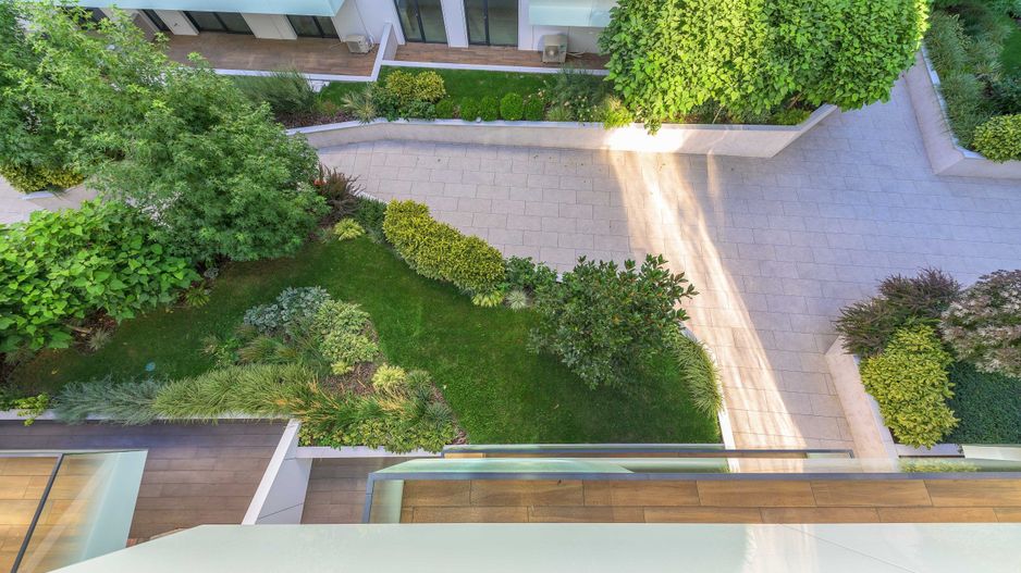 Pines Residence - Poză 2