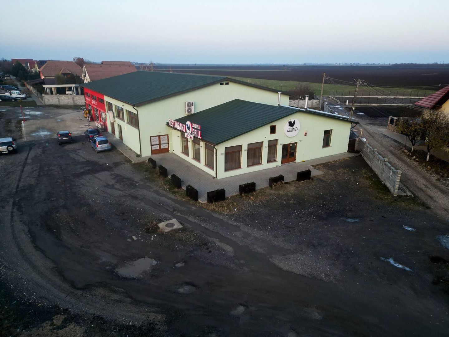 Spațiu comercial de închiriat în Zimandul Nou - Poză 1
