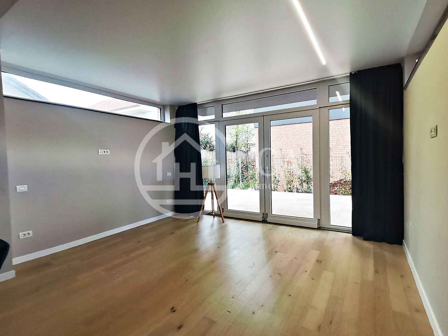 Casă de vânzare stil mediteranean cu 5 camere in Tineretului, Oradea - Poză 10