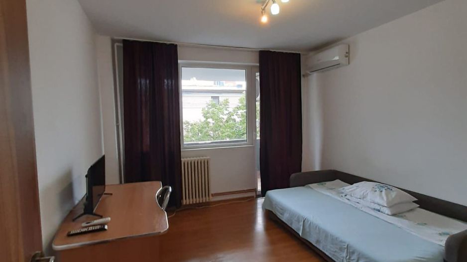 Apartament cu 3 camere - Centru/Piata 700 - Poză 7