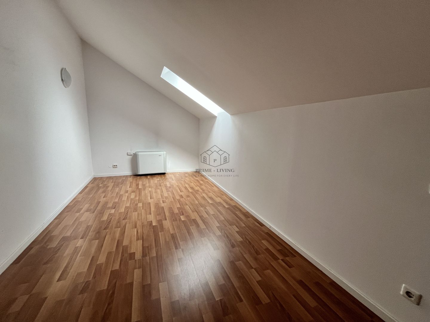 VILA CU 5 CAMERE LA INCHIRIERE PE MALUL LACULUI STRAULESTI - Poză 23