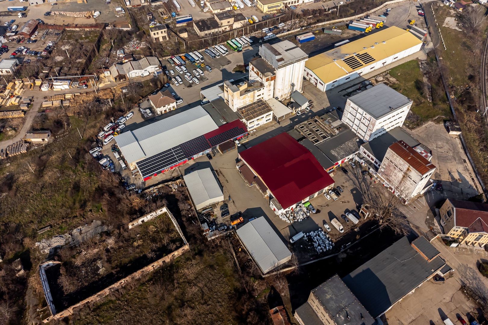 Platforma industriala 3552 mp hale beton si 9883 mp teren - Poză 4