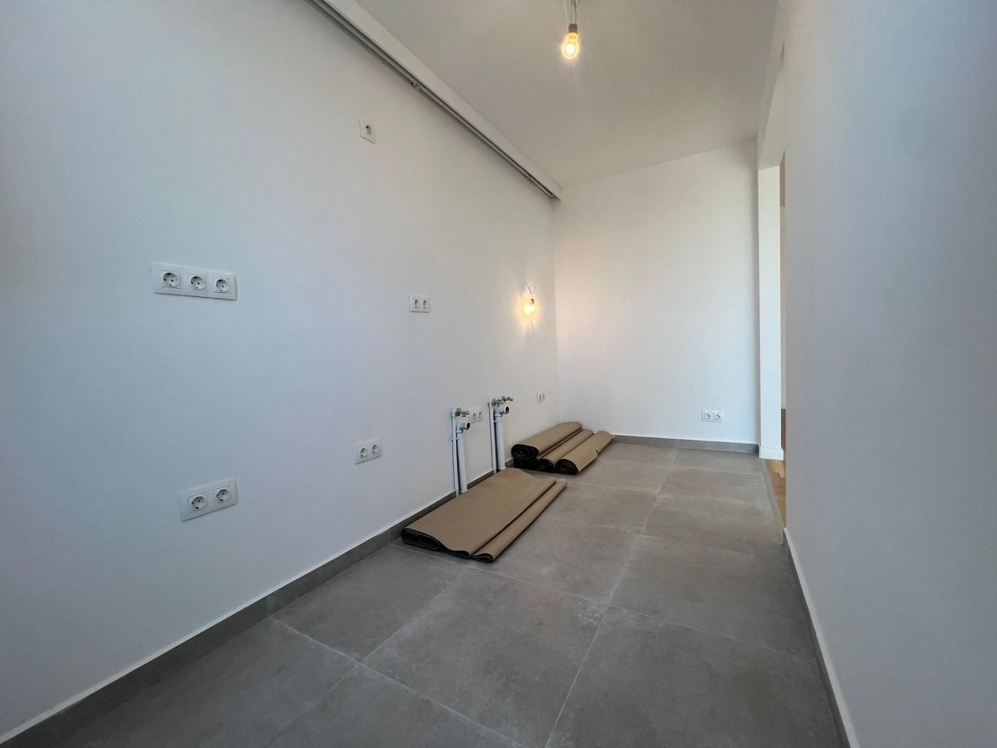 Apartament 2 Camere | Balcon cu Vedere spre Lac | Aproape de Metrou - Poză 9
